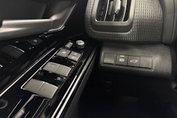 harmaa Toyota bZ4X 2024 kuva 20.