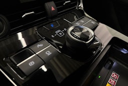 harmaa Toyota bZ4X 2024 kuva 22.