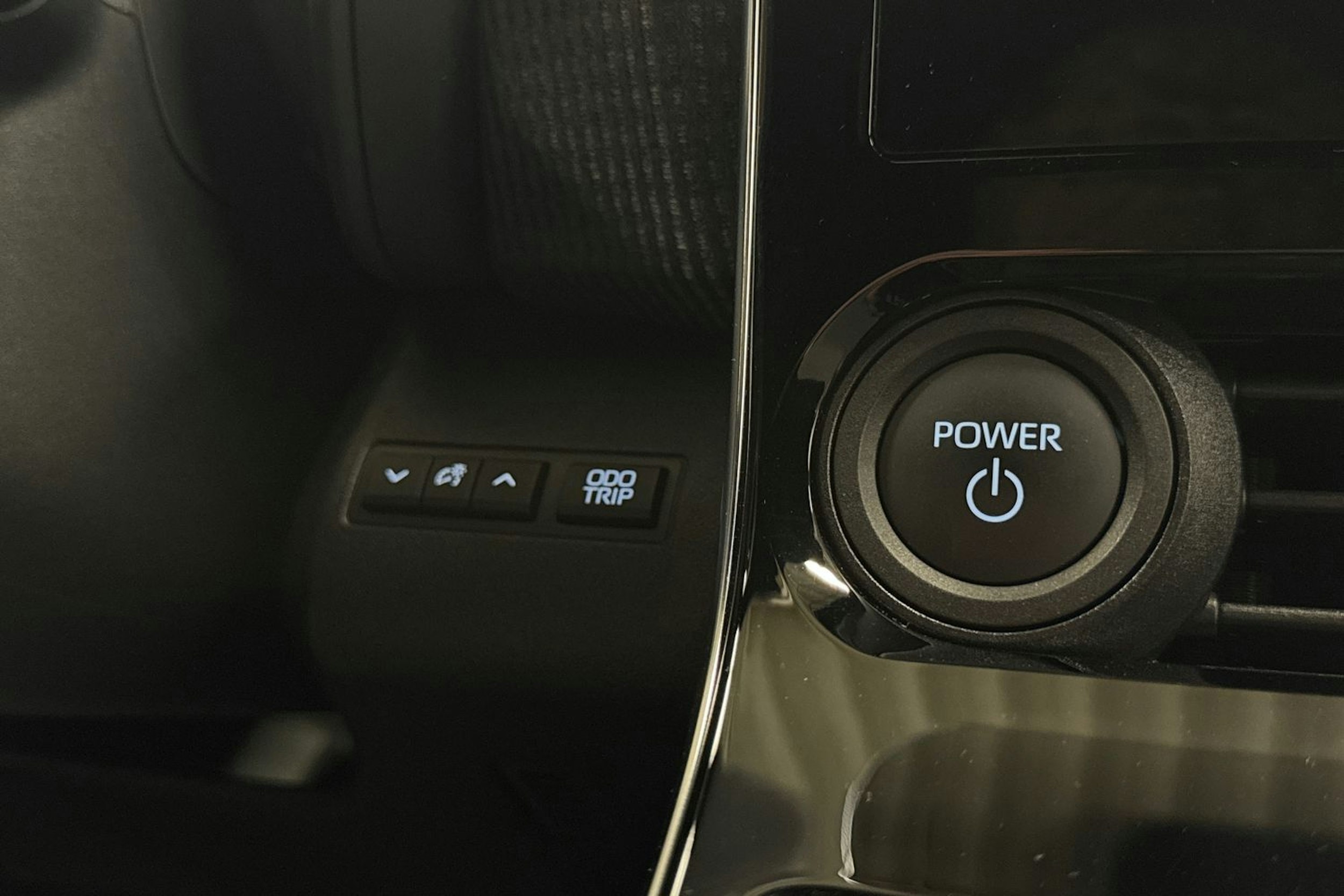 harmaa Toyota bZ4X 2024 kuva 23.