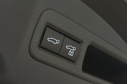 musta Toyota bZ4X 2024 kuva 15.