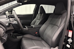 musta Toyota bZ4X 2024 kuva 16.