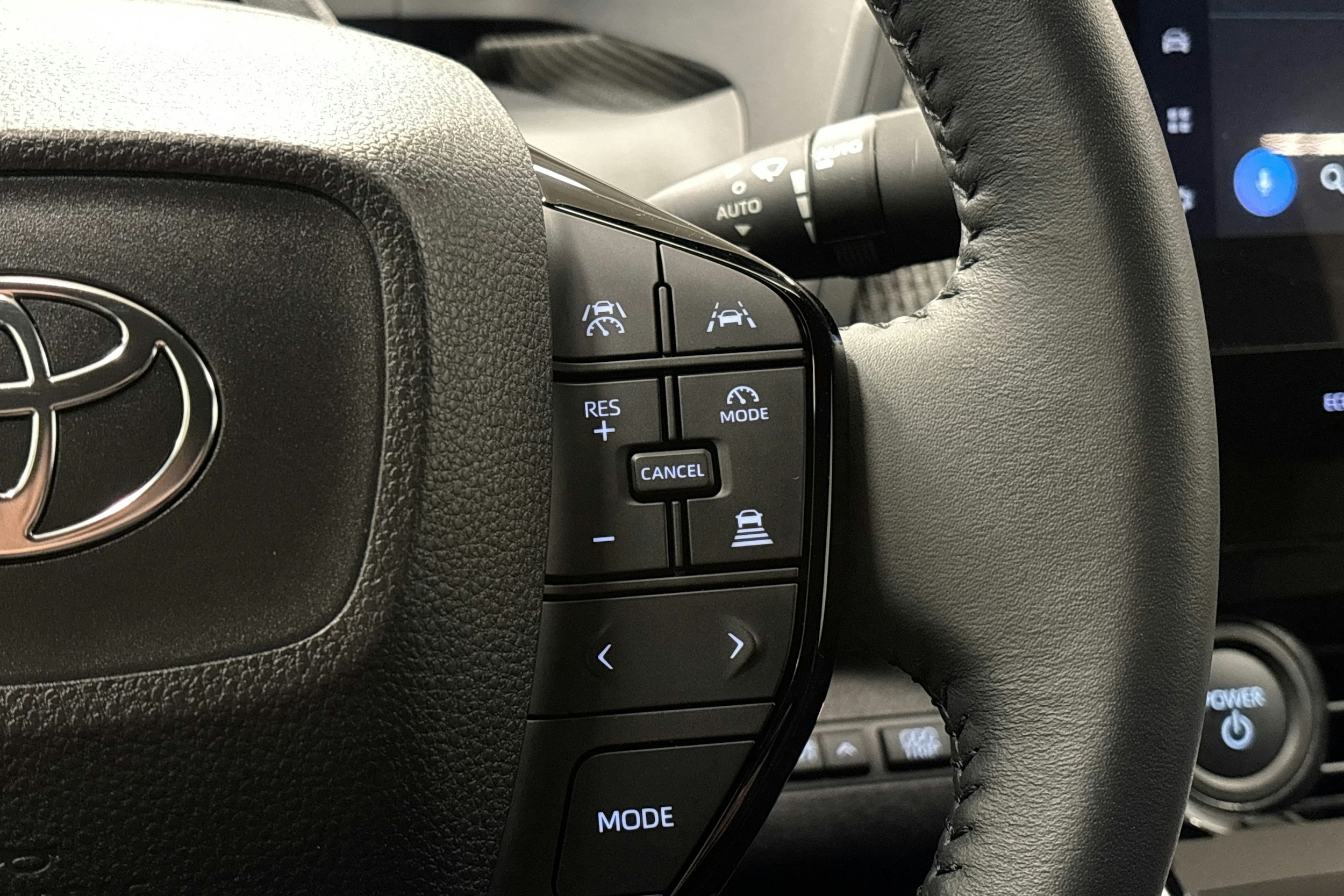 musta Toyota bZ4X 2024 kuva 21.