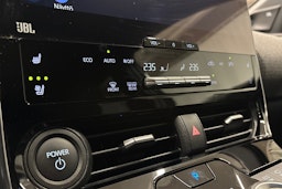 musta Toyota bZ4X 2024 kuva 28.