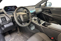 Harmaa Toyota bZ4X 2025 kuva 3.