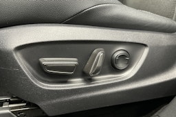 musta Toyota bZ4X 2025 kuva 17.