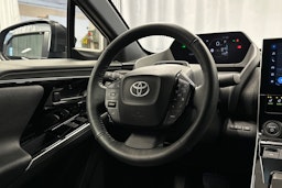 musta Toyota bZ4X 2025 kuva 18.