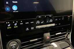 musta Toyota bZ4X 2025 kuva 29.