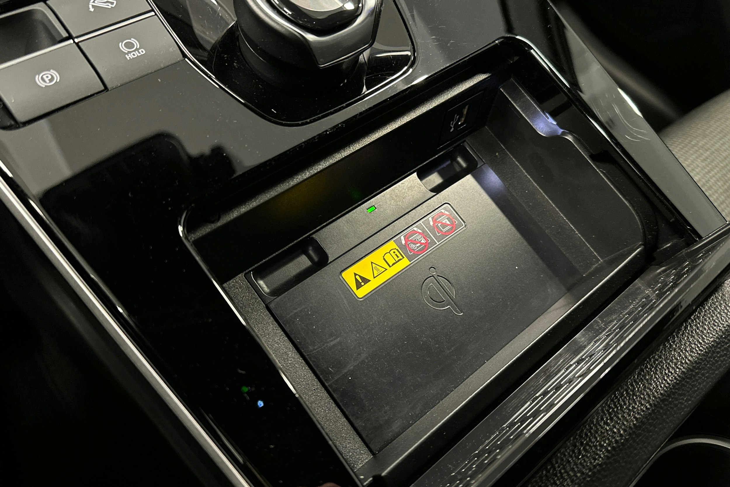 musta Toyota bZ4X 2025 kuva 31.