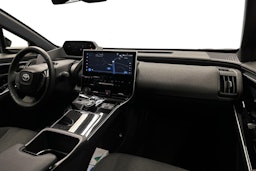 musta Toyota bZ4X 2025 kuva 9.