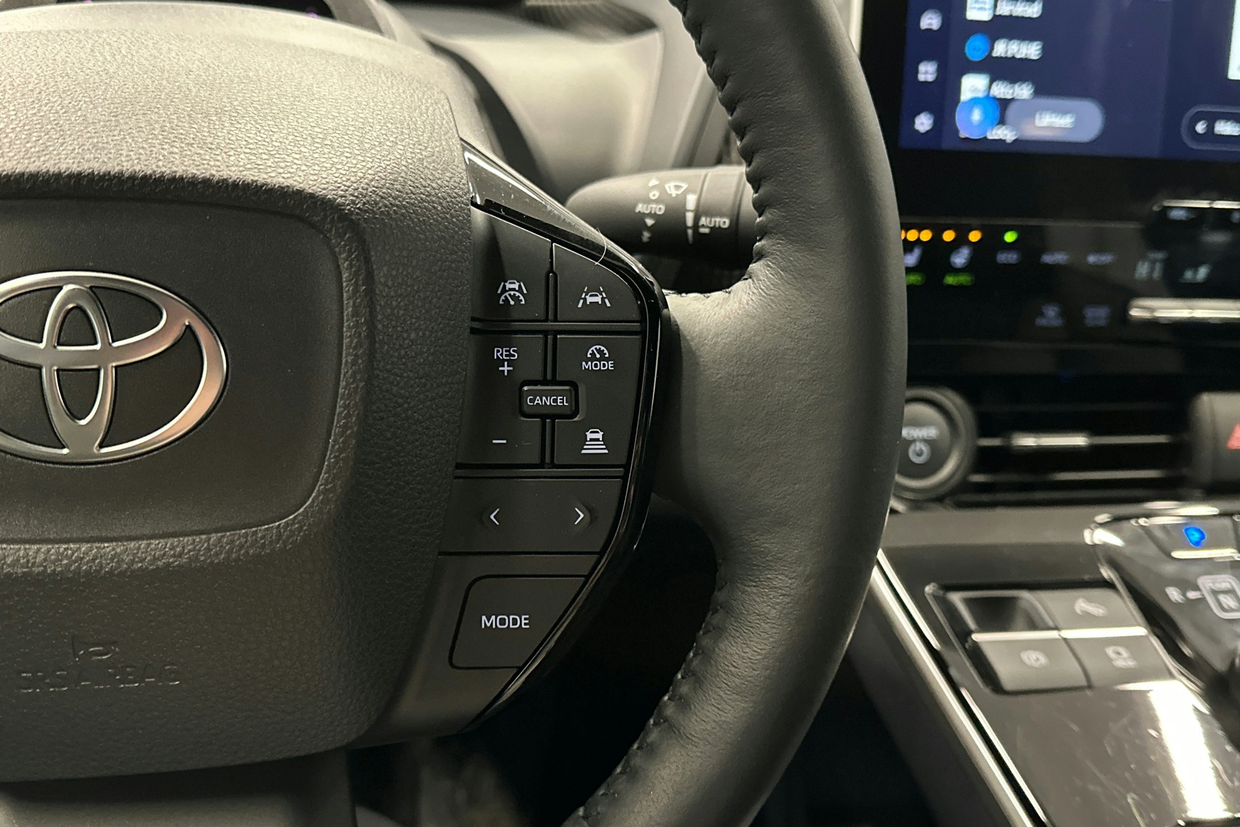 musta Toyota bZ4X 2025 kuva 20.