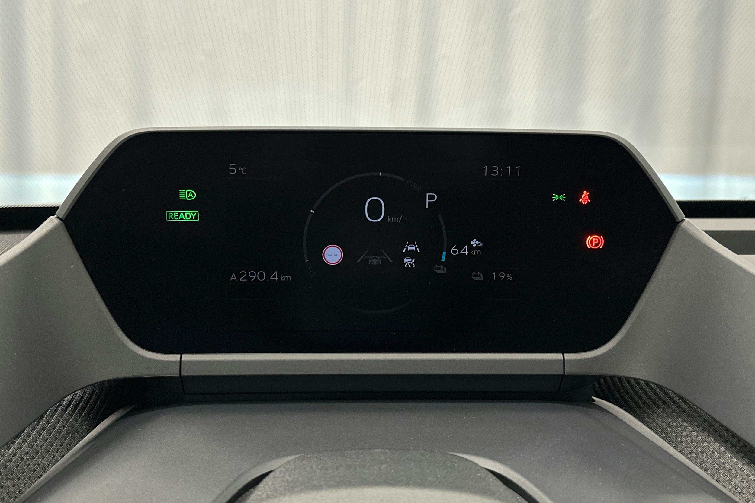 musta Toyota bZ4X 2025 kuva 22.