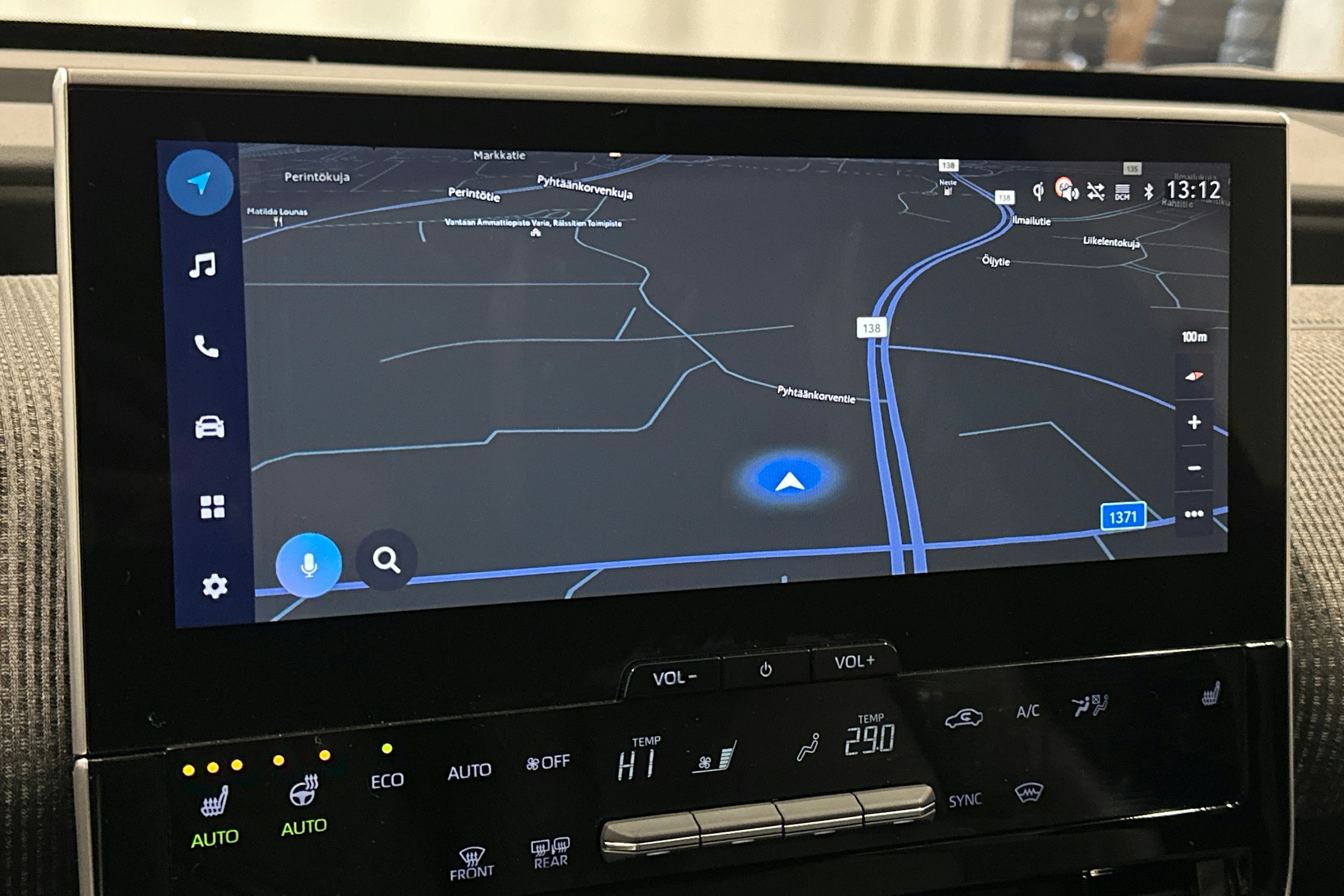 musta Toyota bZ4X 2025 kuva 27.