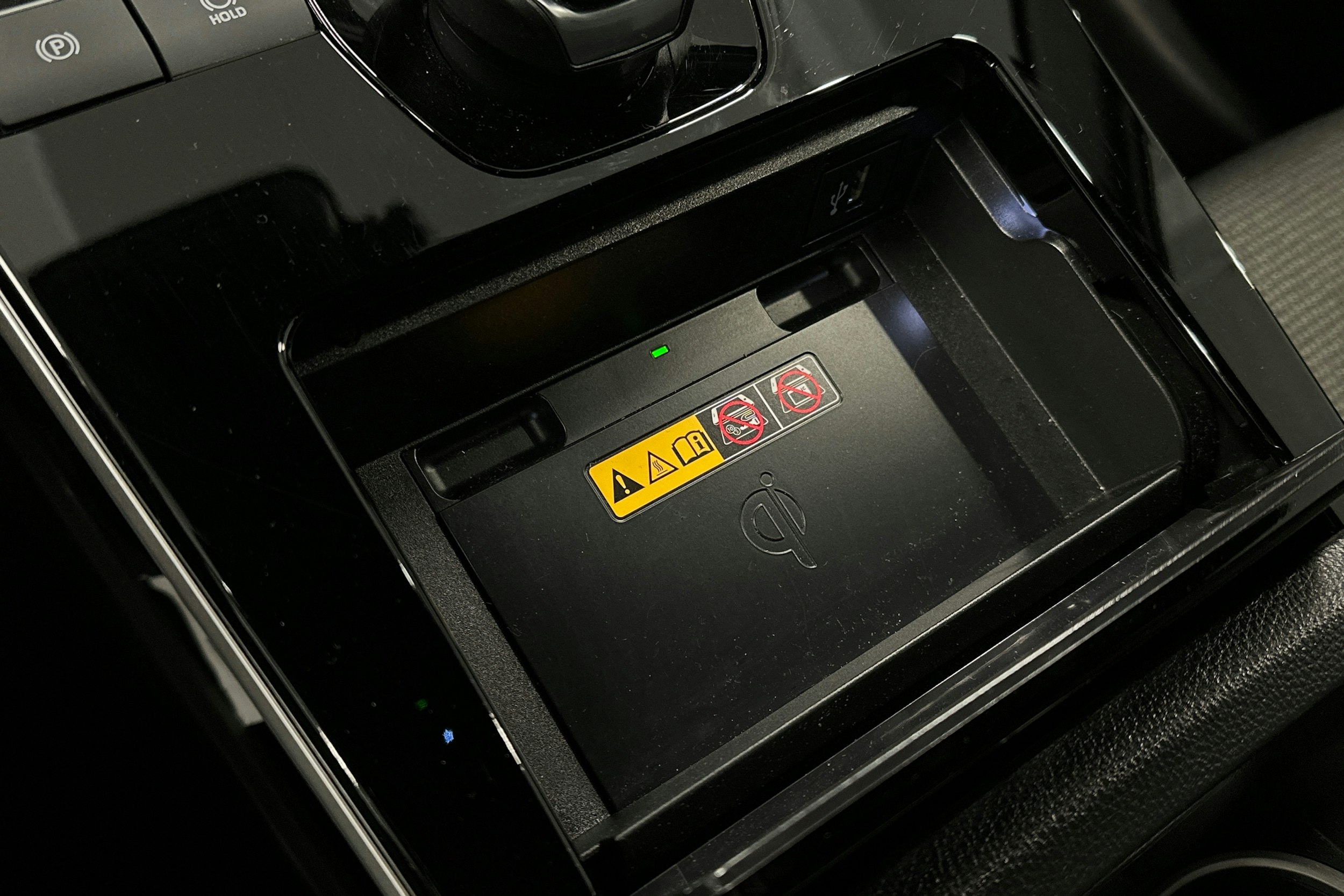 musta Toyota bZ4X 2025 kuva 32.