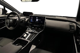 harmaa Toyota bZ4X 2025 kuva 9.