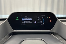 harmaa Toyota bZ4X 2025 kuva 24.