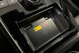 harmaa Toyota bZ4X 2025 kuva 31.