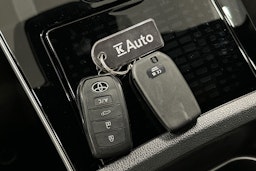 harmaa Toyota bZ4X 2025 kuva 32.