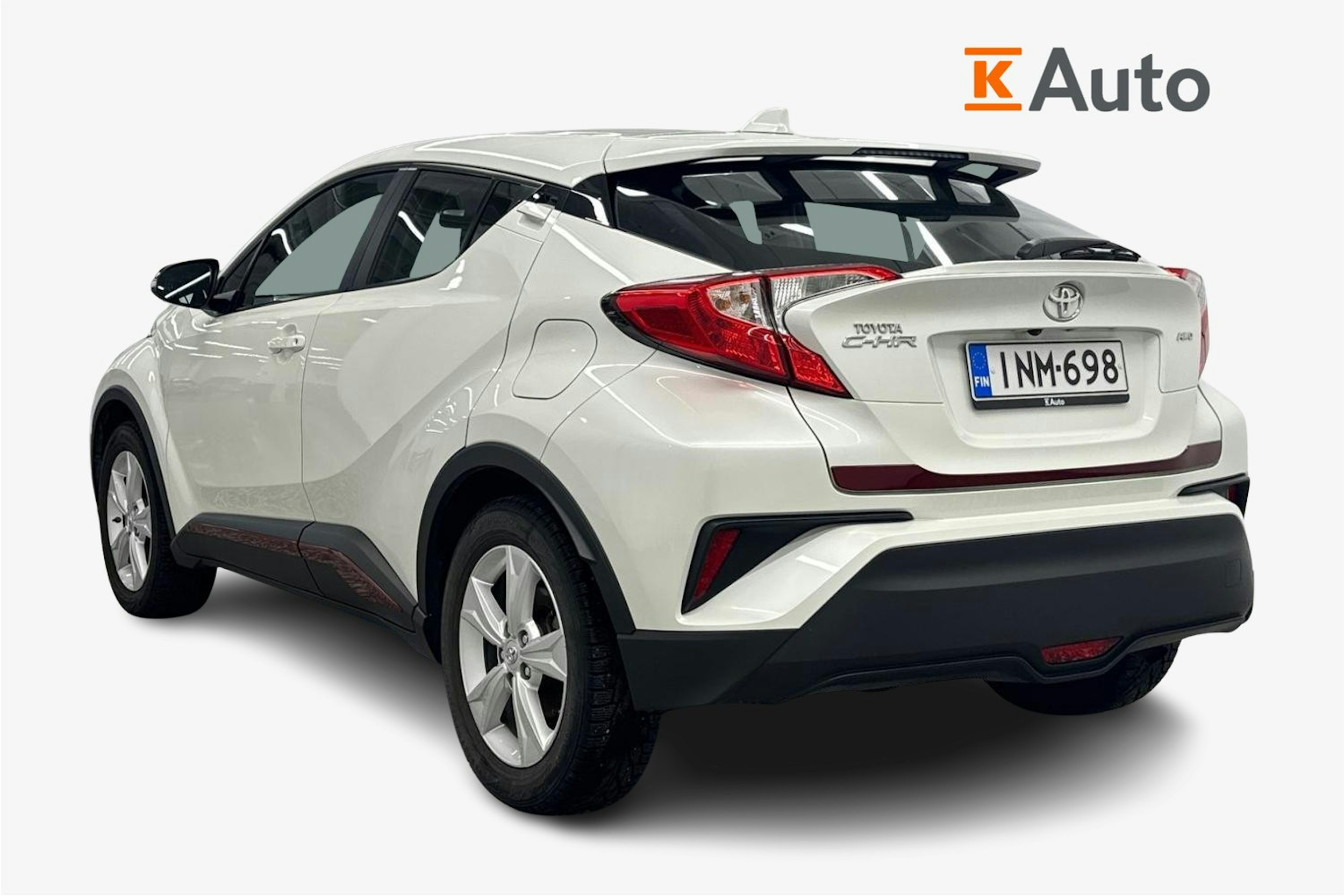 valkoinen Toyota C-HR 2016 kuva 2.