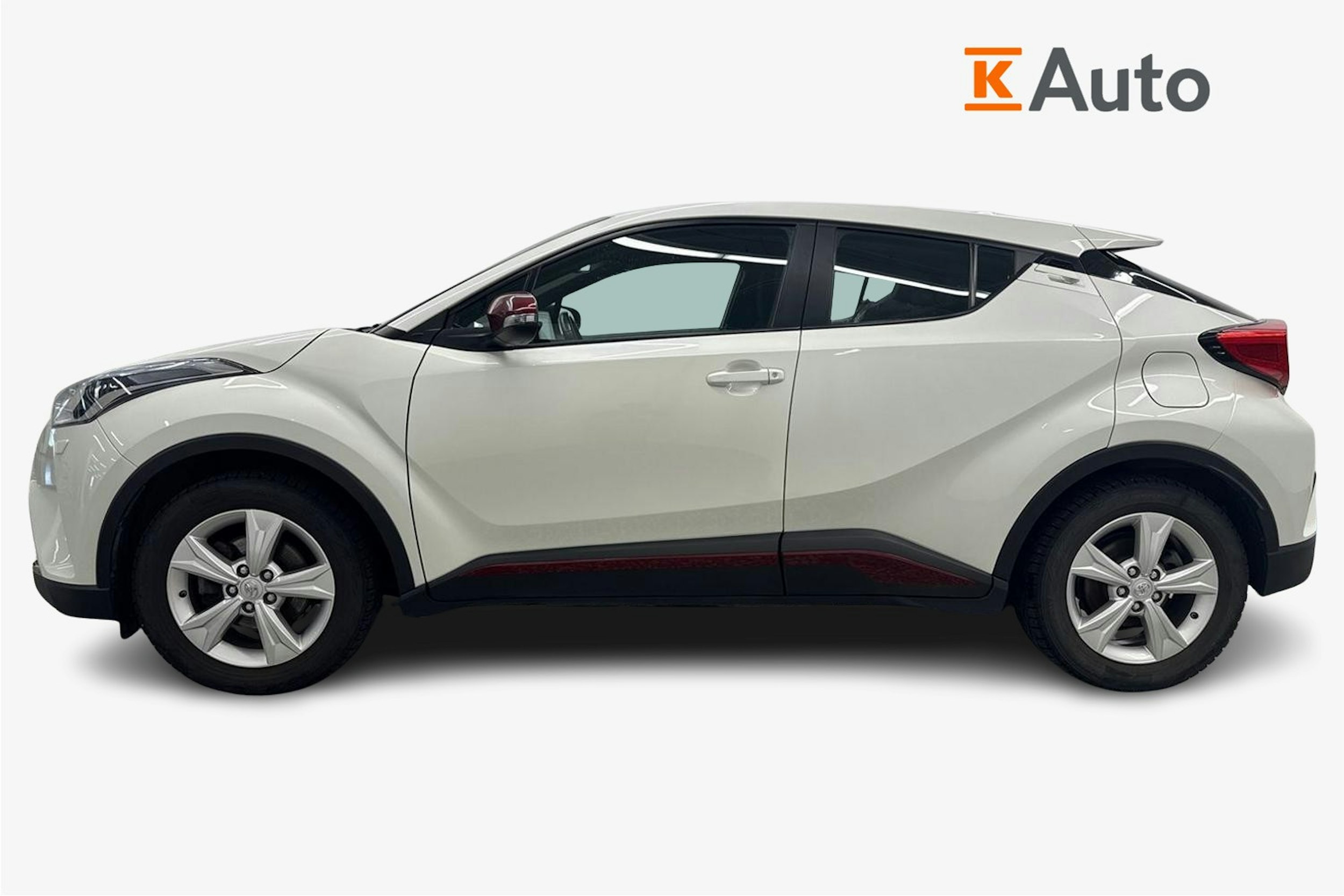 valkoinen Toyota C-HR 2016 kuva 6.