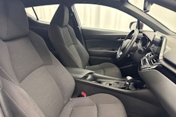 valkoinen Toyota C-HR 2016 kuva 13.
