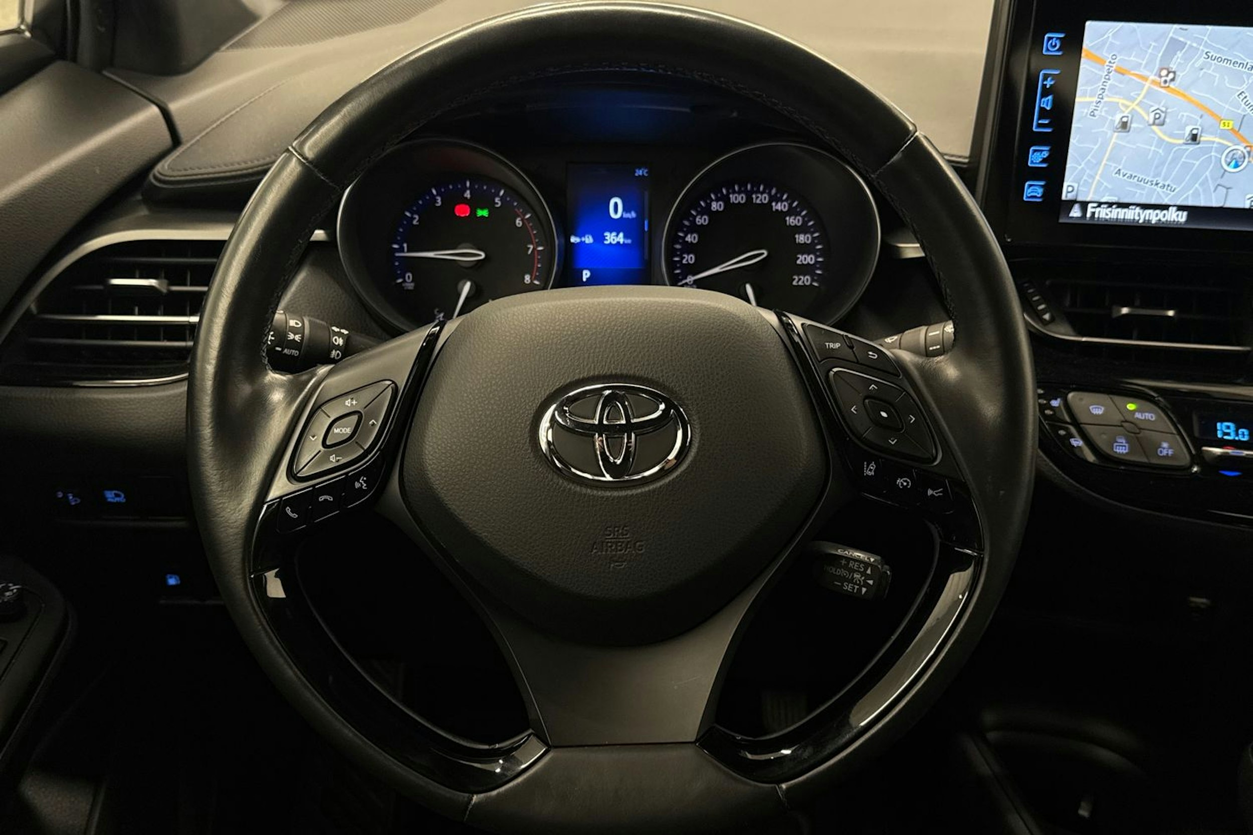valkoinen Toyota C-HR 2016 kuva 14.