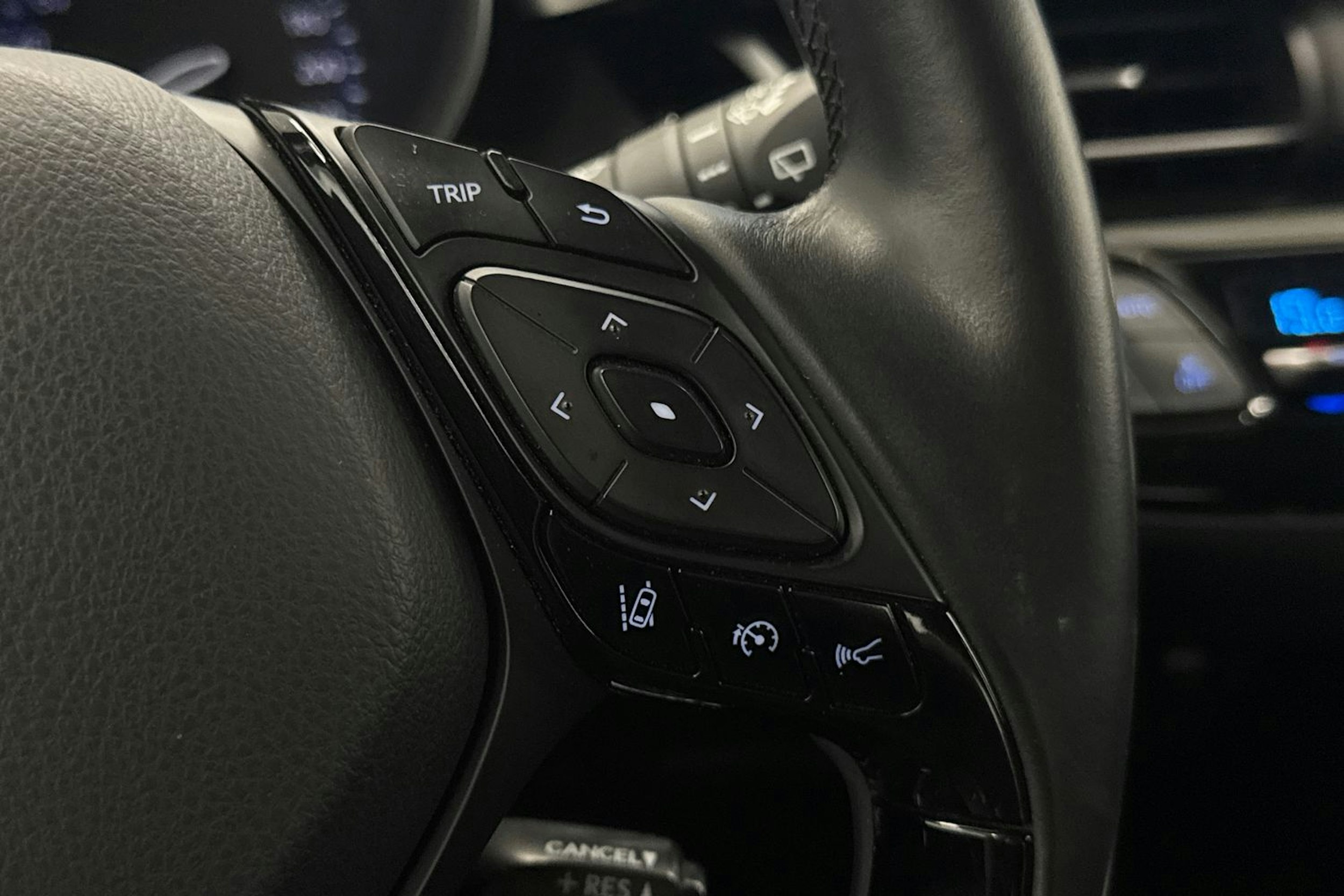 valkoinen Toyota C-HR 2016 kuva 15.