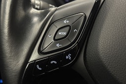 valkoinen Toyota C-HR 2016 kuva 16.