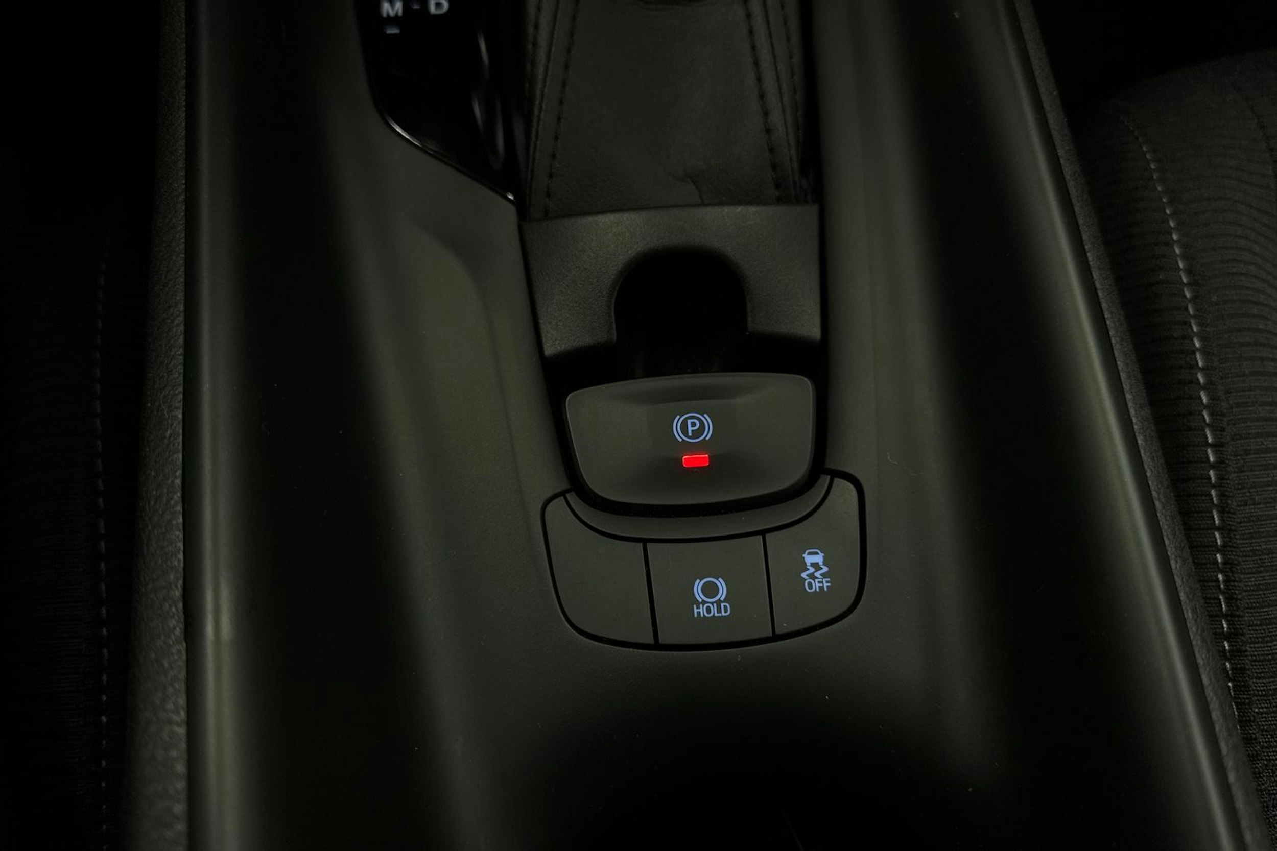 valkoinen Toyota C-HR 2016 kuva 32.