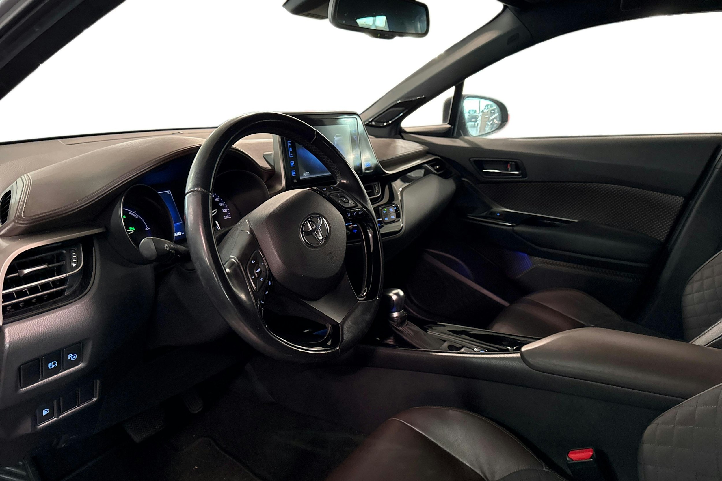 harmaa Toyota C-HR 2016 kuva 3.