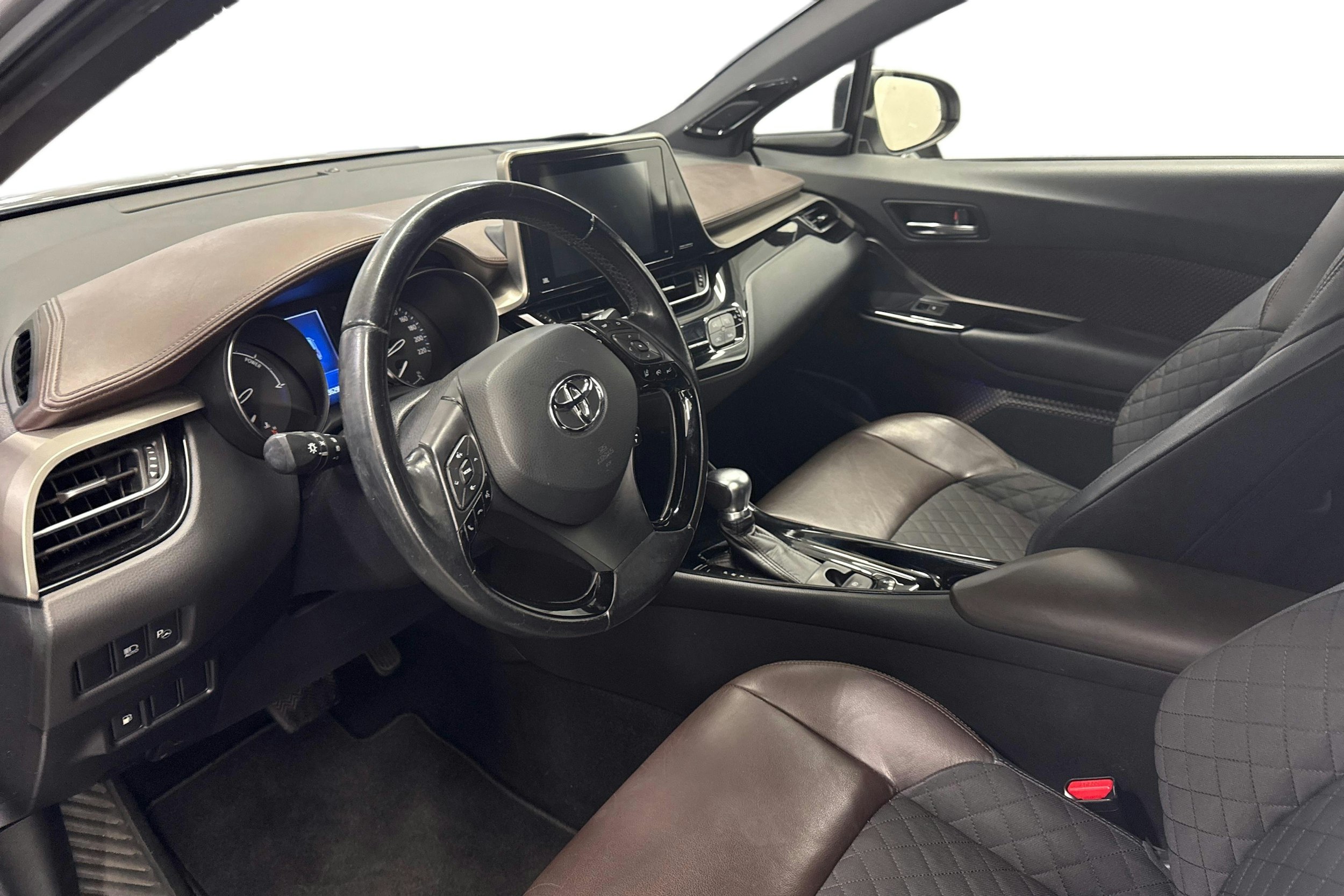 harmaa Toyota C-HR 2016 kuva 7.