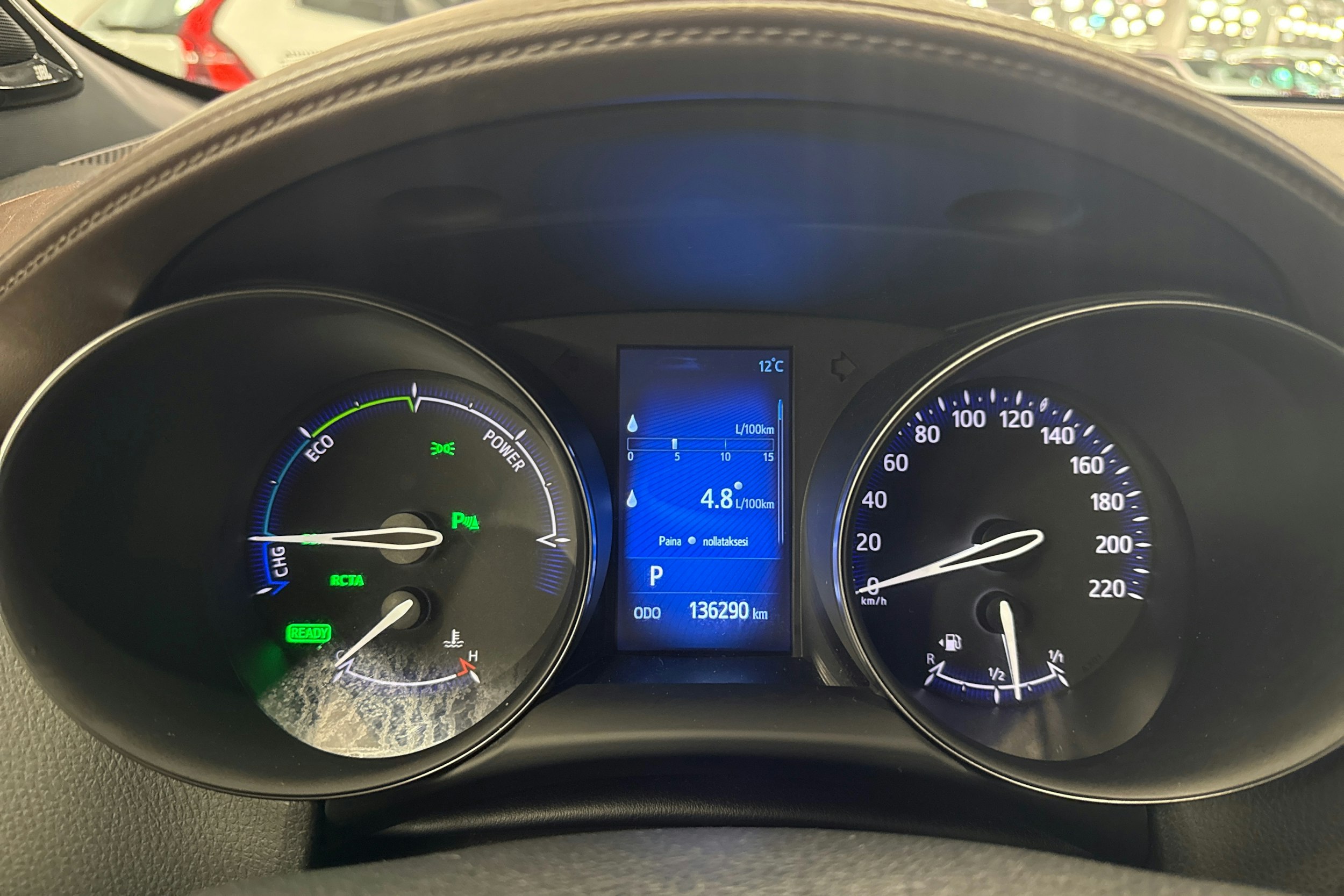 harmaa Toyota C-HR 2016 kuva 14.