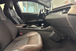 harmaa Toyota C-HR 2016 kuva 22.