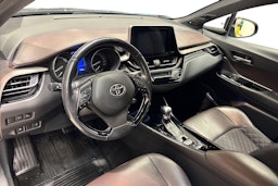 Musta Toyota C-HR 2017 kuva 6.