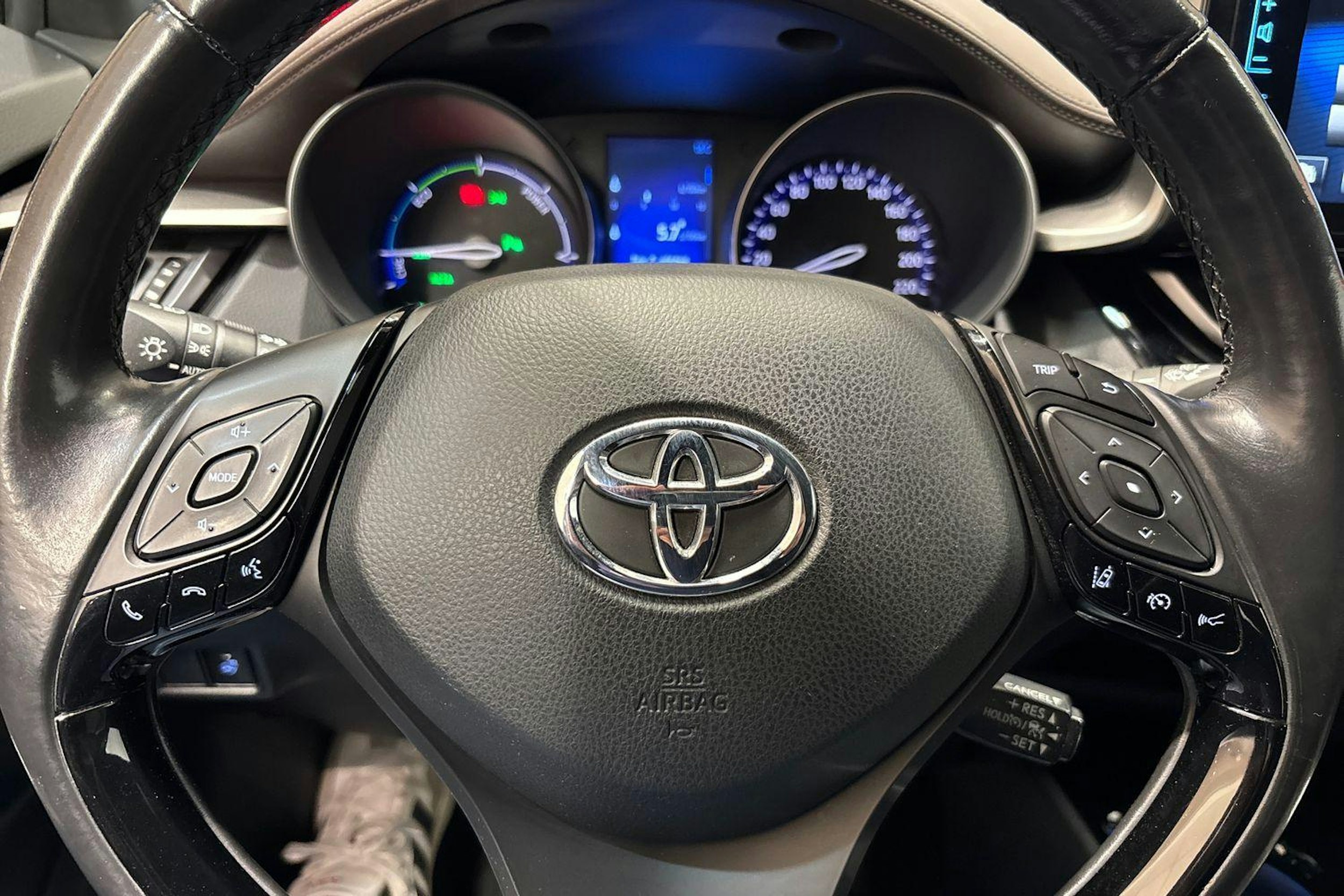 Musta Toyota C-HR 2017 kuva 7.