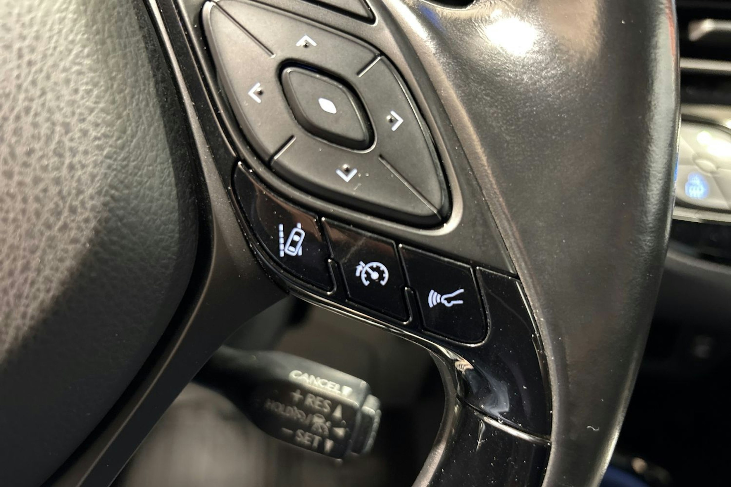 Musta Toyota C-HR 2017 kuva 14.