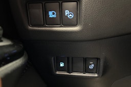 Musta Toyota C-HR 2017 kuva 16.