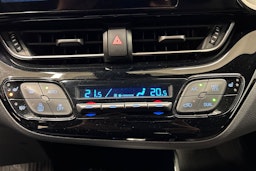 Musta Toyota C-HR 2017 kuva 18.