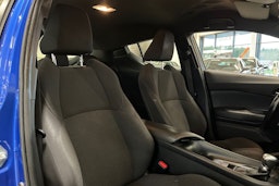 met. sininen Toyota C-HR 2017 kuva 13.