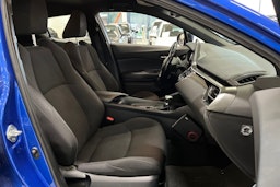 met. sininen Toyota C-HR 2017 kuva 14.