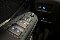 met. sininen Toyota C-HR 2017 kuva 25.