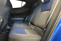 sininen Toyota C-HR 2017 kuva 8.
