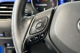 sininen Toyota C-HR 2017 kuva 15.
