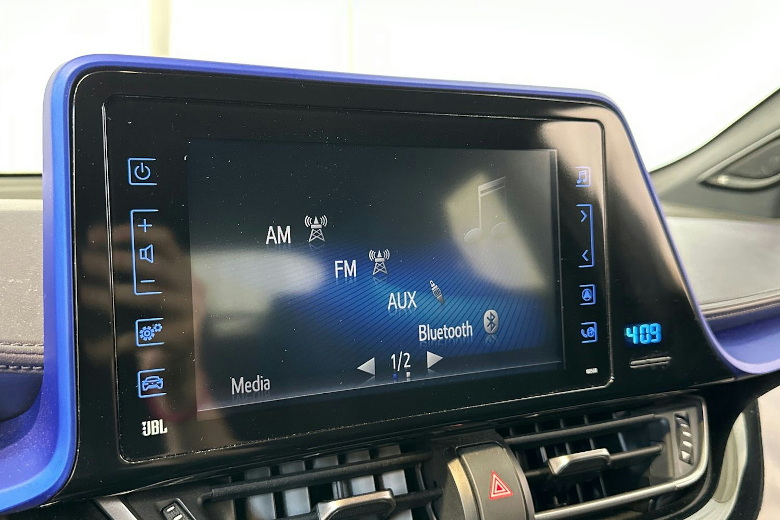 sininen Toyota C-HR 2017 kuva 20.