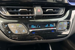 sininen Toyota C-HR 2017 kuva 23.