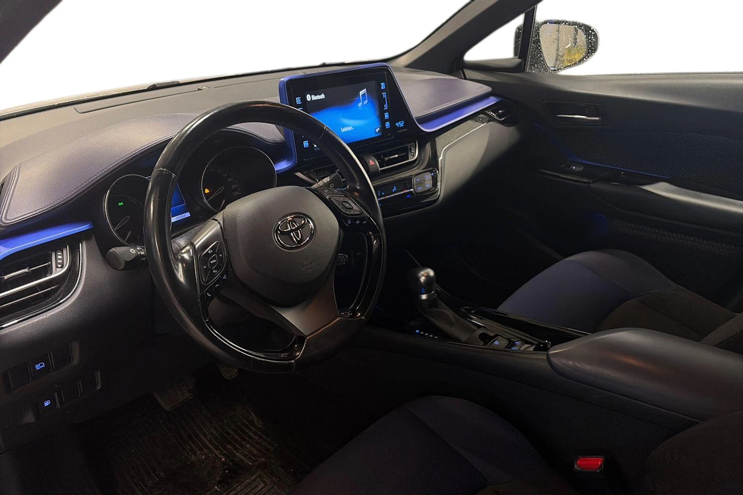 harmaa Toyota C-HR 2017 kuva 3.