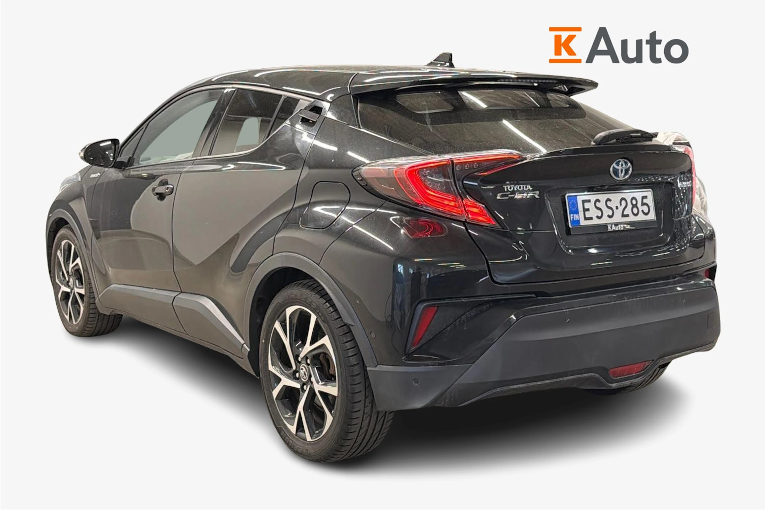 musta Toyota C-HR 2017 kuva 2.