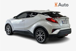 Valkoinen Toyota C-HR 2017 kuva 2.