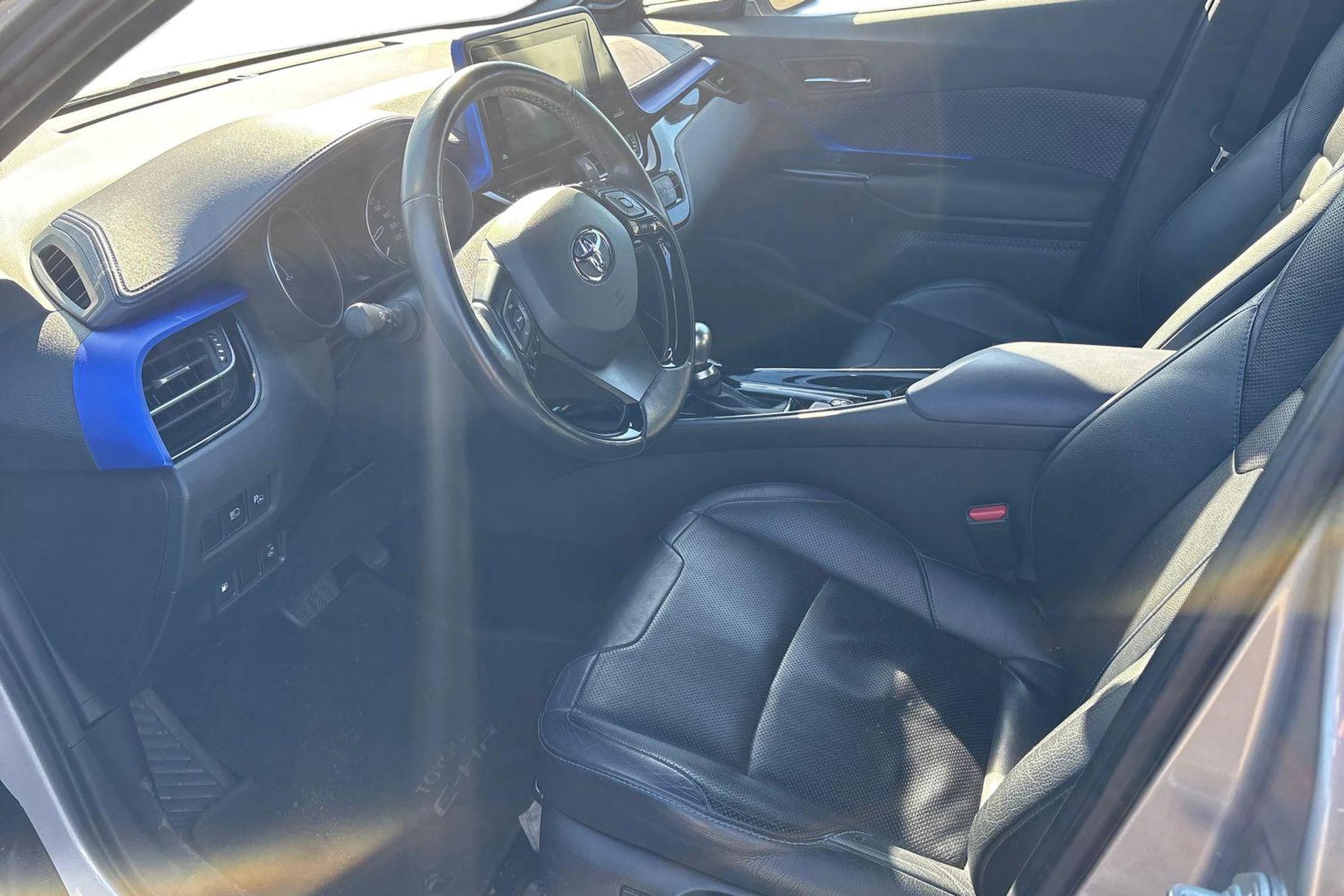 met. hopea Toyota C-HR 2017 kuva 3.