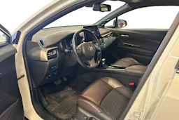 valkoinen Toyota C-HR 2017 kuva 3.