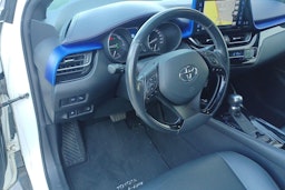 valkoinen Toyota C-HR 2017 kuva 3.